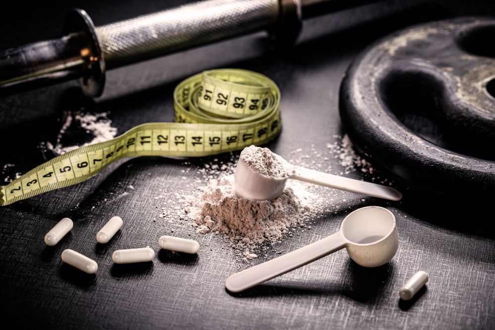 Suplementacja okołotreningowa bez chaosu – co działa, a co lepiej odpuścić?